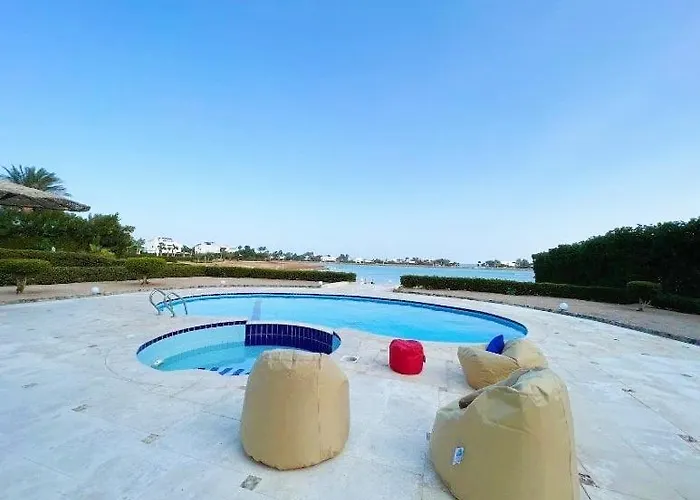 Beautiful 4 Bdr With Private Pool Hurghada