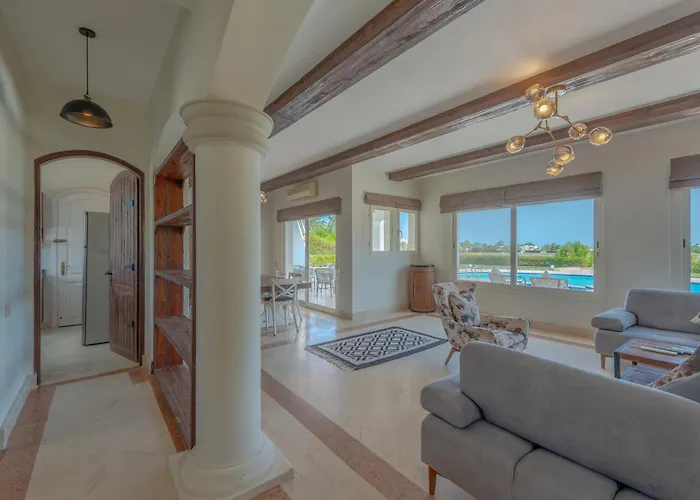 Beautiful 4 Bdr With Private Pool * Hurghada
