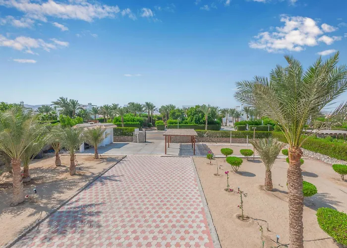 Beautiful 4 Bdr With Private Pool Villa